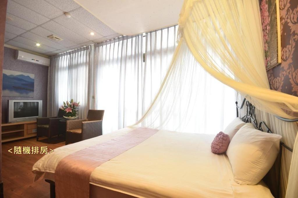 Sun Moon Love Hotel Nantou Exterior foto